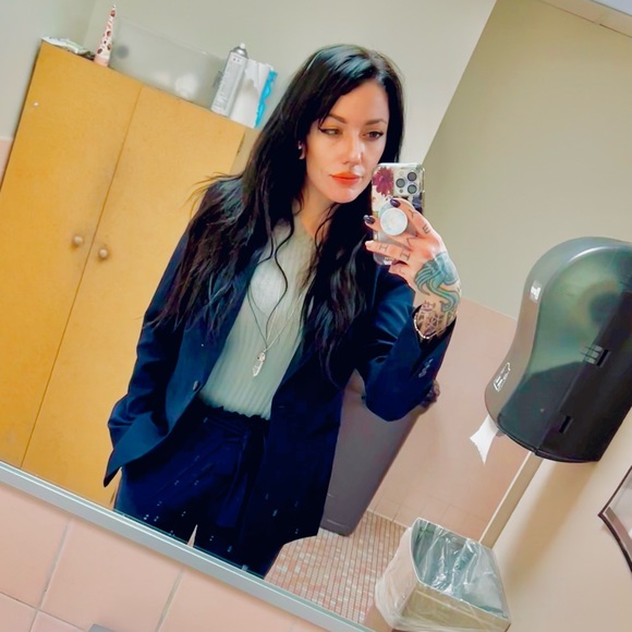 Meet your Posher, Stephanie - Picture 6 of 8